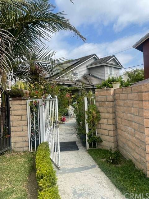 6046 Stafford Avenue - Photo 1