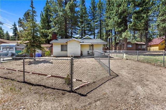 1112 Fairway Boulevard - Photo 1