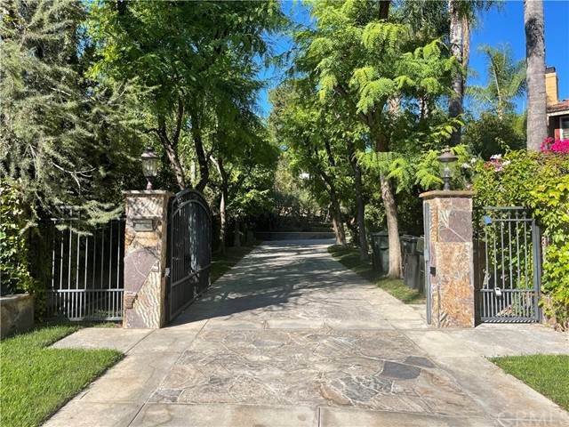 21080 Foxhollow Drive - Photo 1