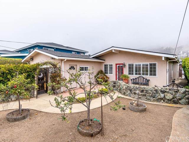 2910 Cedar Avenue - Photo 1