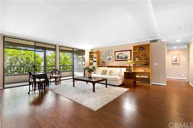 885 Orange Grove Boulevard - Photo 1
