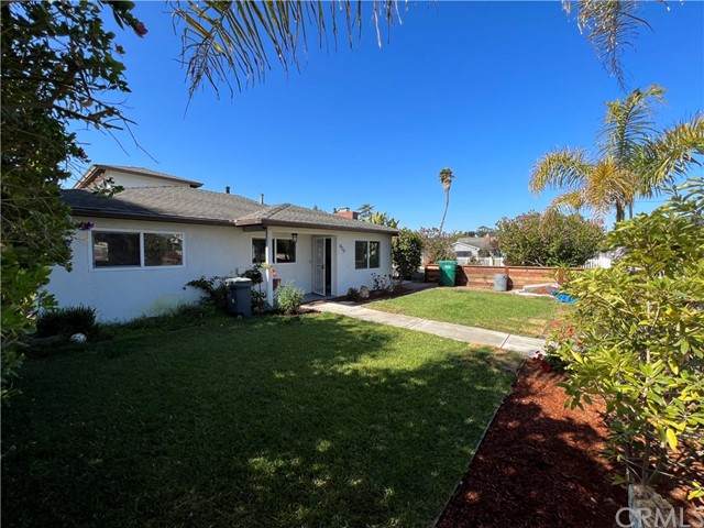 906 Mentone Avenue - Photo 1
