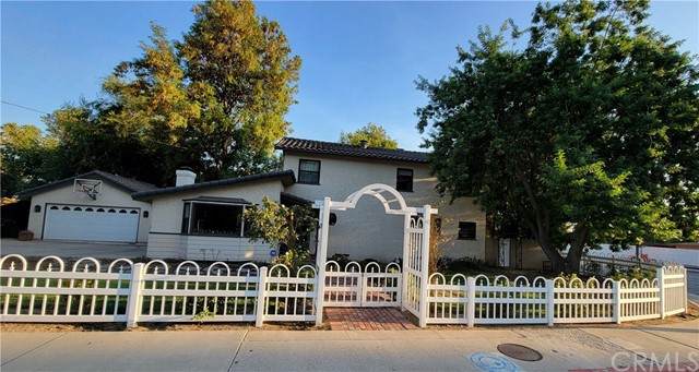 460 Bennett Avenue - Photo 1