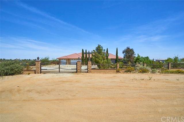 7438 Woodcliff Road - Photo 1