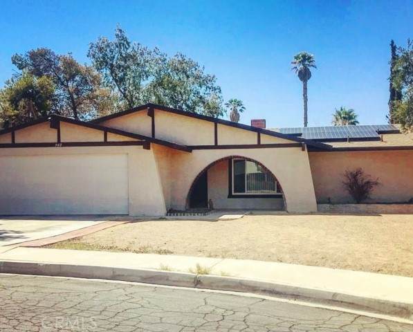 940 Cactus Court - Photo 1