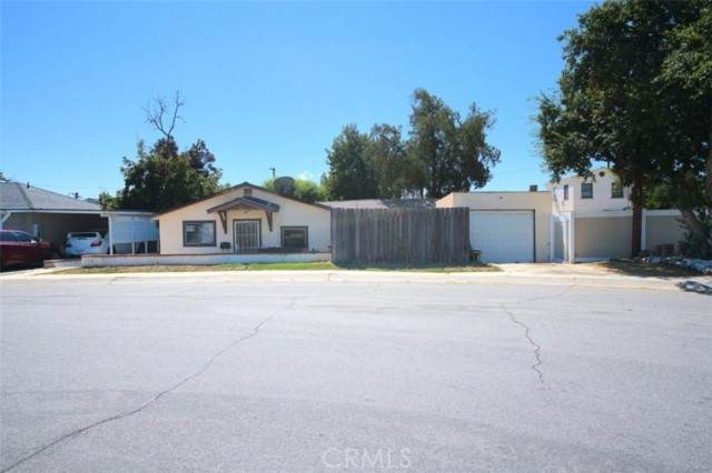 413 Cucamonga Avenue - Photo 1