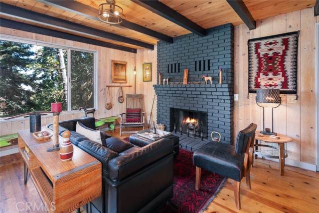 594 Sunderland Court - Photo 1
