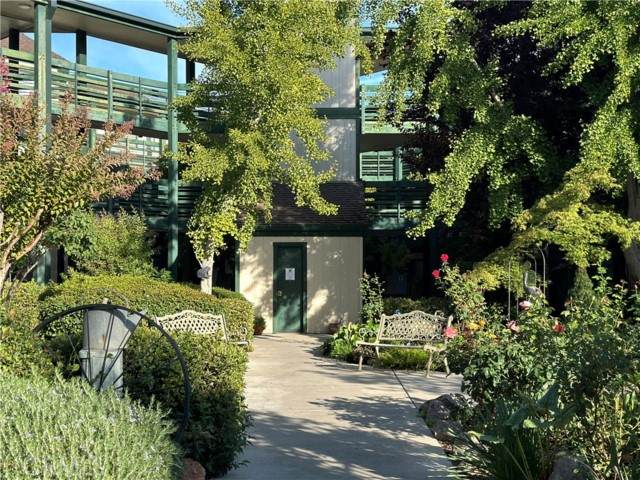 10 Royale Avenue - Photo 1