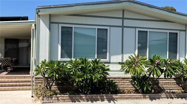 5200 Irvine - Photo 1