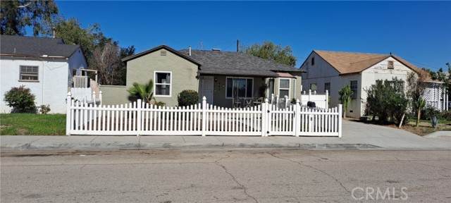 943 Olive Street - Photo 1