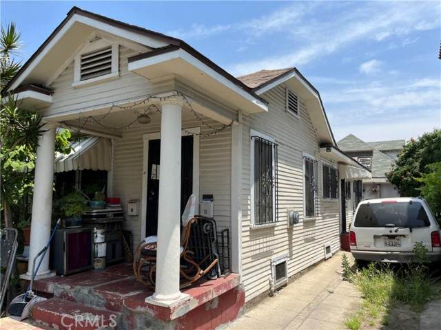 1042 Kenmore Avenue - Photo 1