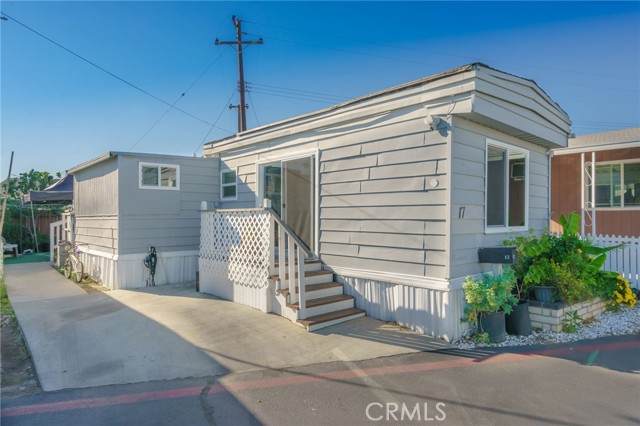 1850 W Orangethorpe - Photo 1