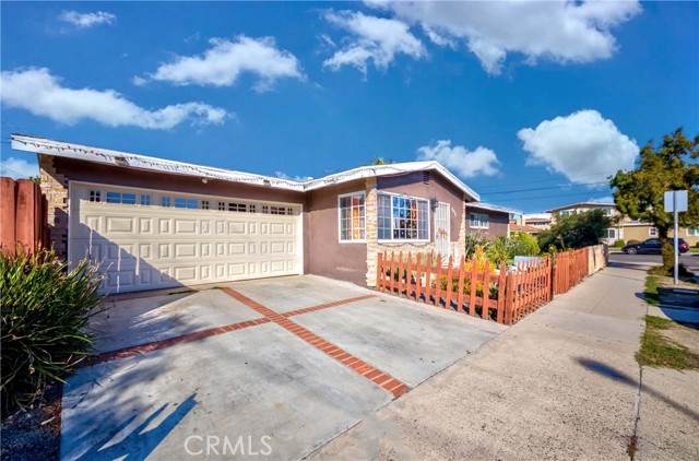 205 Camden Avenue - Photo 1