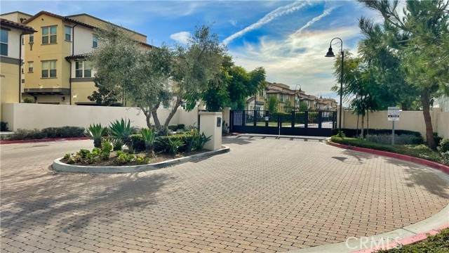 1040 Harbor Boulevard - Photo 1