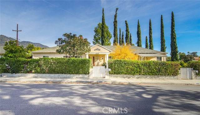 1596 Dominion Avenue - Photo 1