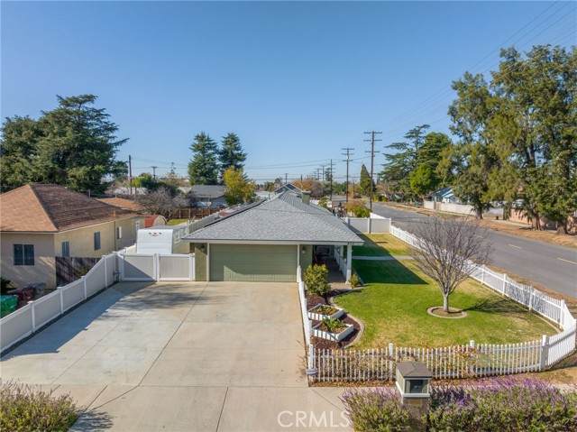875 Edgar Avenue - Photo 1