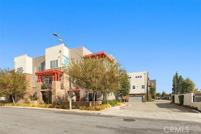 16510 Adenmoor Avenue - Photo 1