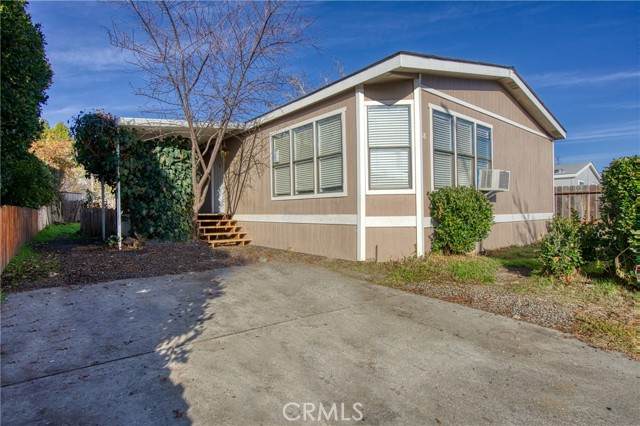 3075 Lakeshore - Photo 1