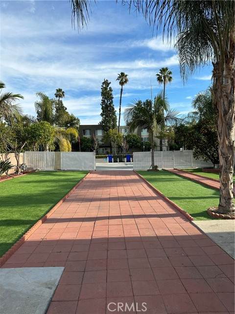 10717 Lakewood Boulevard - Photo 1
