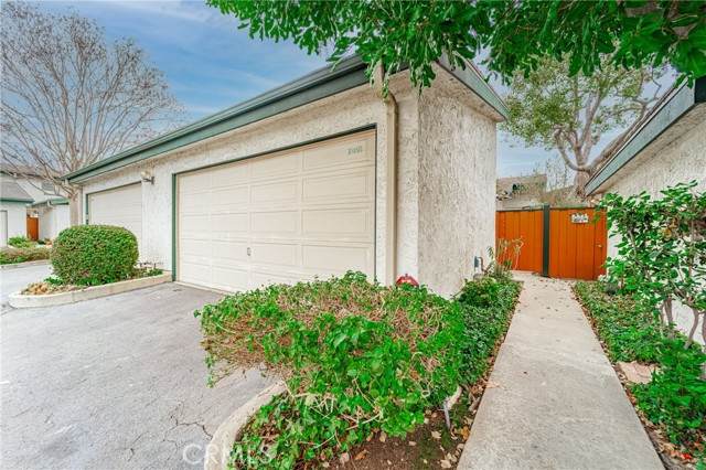 1048 Royal Oaks Drive - Photo 1
