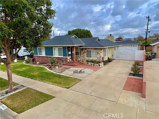 11082 Essex Drive - Photo 1