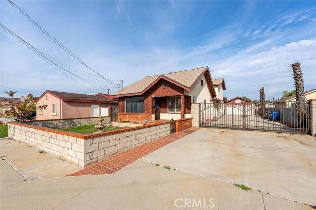 5561 Nelson Street - Photo 1
