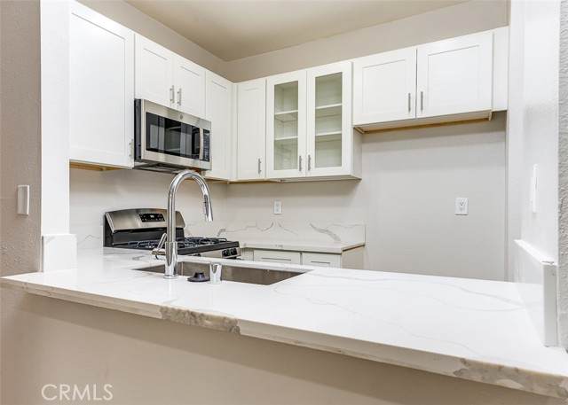 432 Spruce Avenue - Photo 1