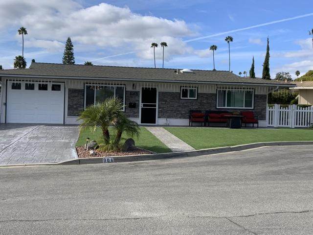906 La Fiesta Pl. - Photo 1