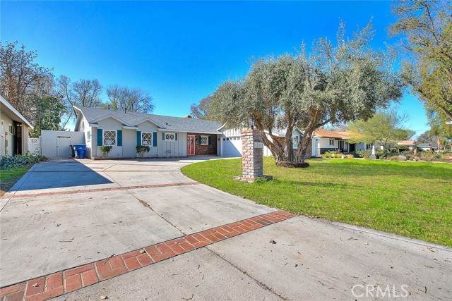 4250 Brentwood Avenue - Photo 1