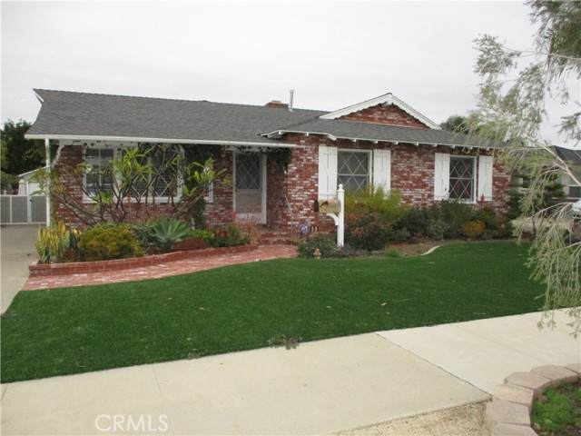 1221 Everett Place - Photo 1