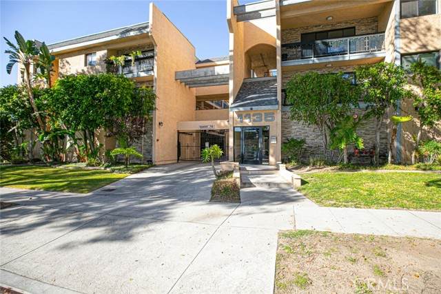 1135 Allen Avenue - Photo 1