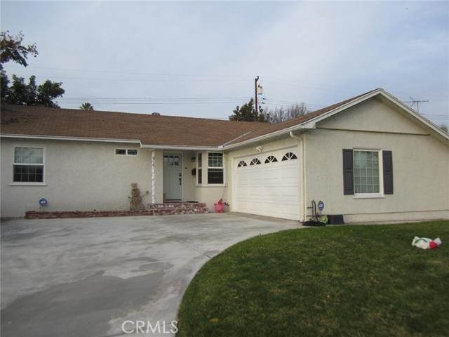 917 James Place - Photo 1