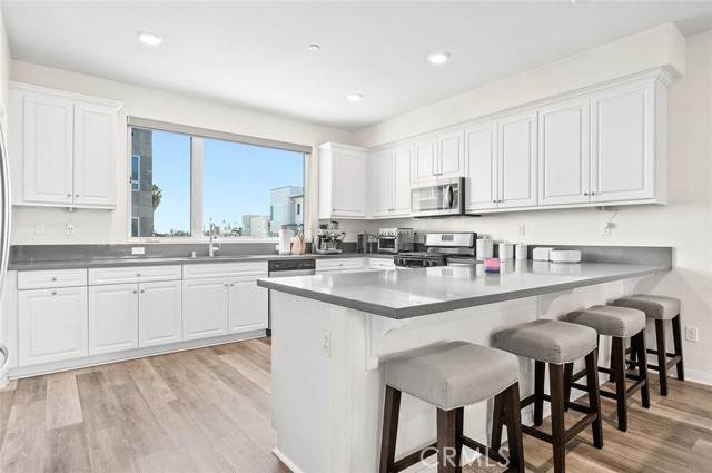 10610 Paramount Boulevard - Photo 1