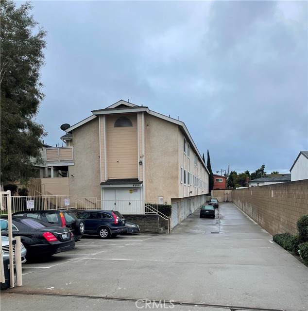 9200 Palm Street - Photo 1