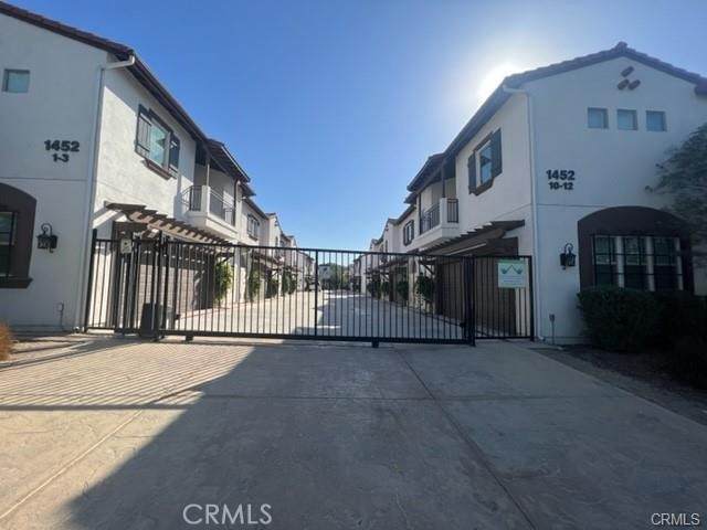 1452 White Avenue - Photo 1