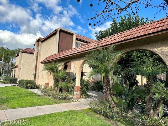 1140 Golden West Avenue - Photo 1