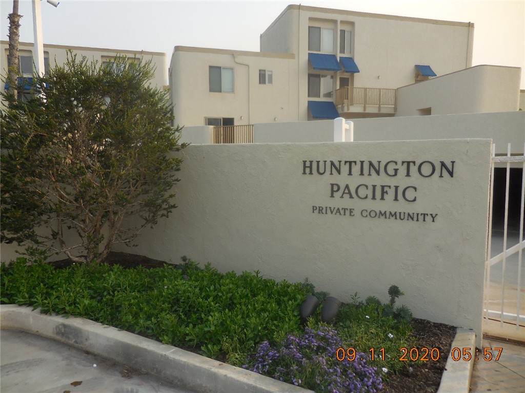711 Pacific Coast Highway - Photo 1