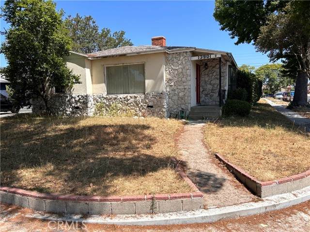13901 Runnymede Street - Photo 1