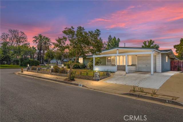 950 Barbra Lane - Photo 1