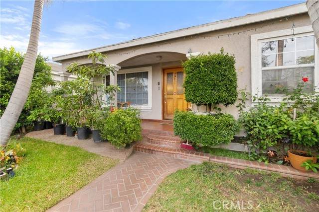 1517 Simmons Avenue - Photo 1