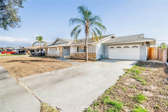 1465 Eucalyptus Avenue - Photo 1