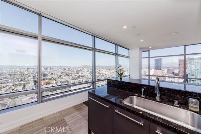 900 Olympic Blvd - Photo 1
