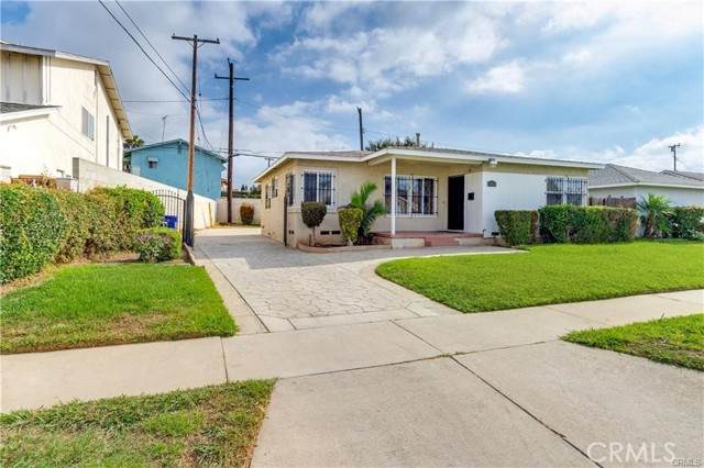 15620 Visalia Avenue - Photo 1