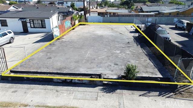 9118 Broadway - Photo 1