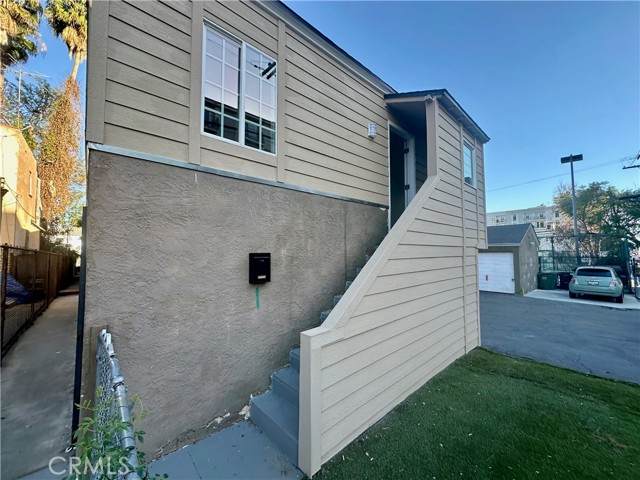 1762 Las Palmas Avenue - Photo 1