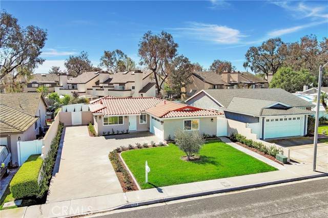 921 Helena Circle - Photo 1