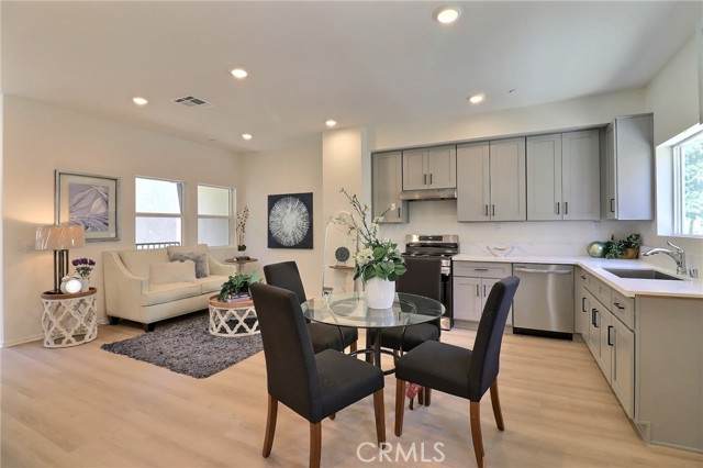 1632 Mission Boulevard - Photo 1