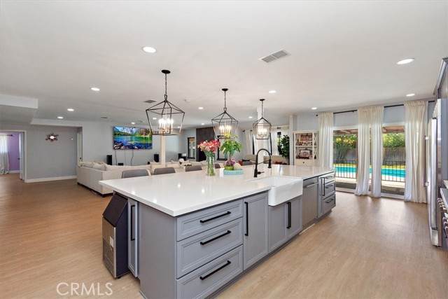 2105 Oxford Avenue - Photo 1