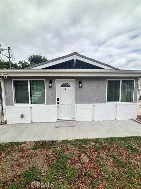 5500 Keokuk Avenue - Photo 1