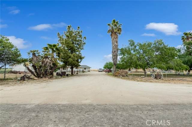 4306 Avenue 50 - Photo 1